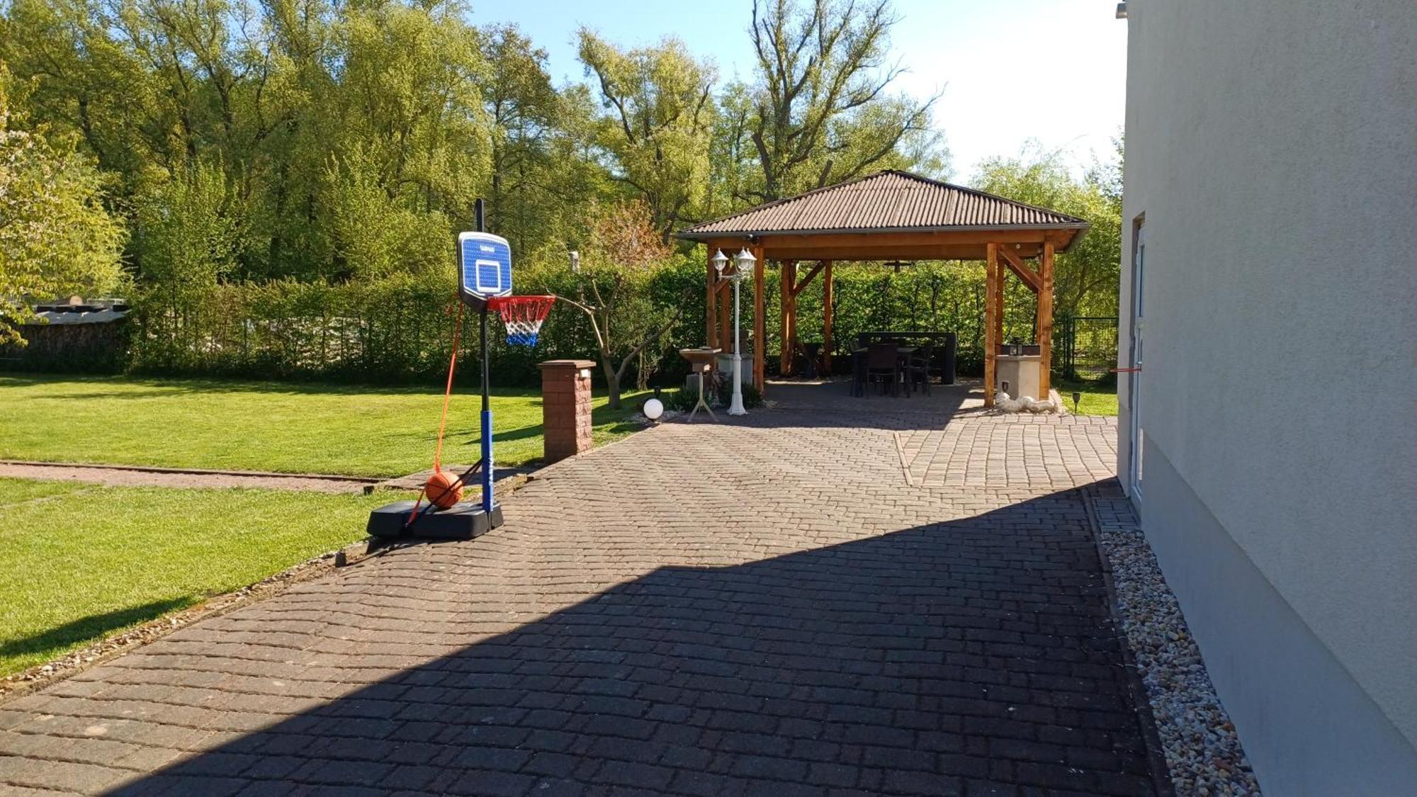 Ferienhaus Undine Mit E-Auto-Ladestation Oranienbaum-Woerlitz Exterior foto